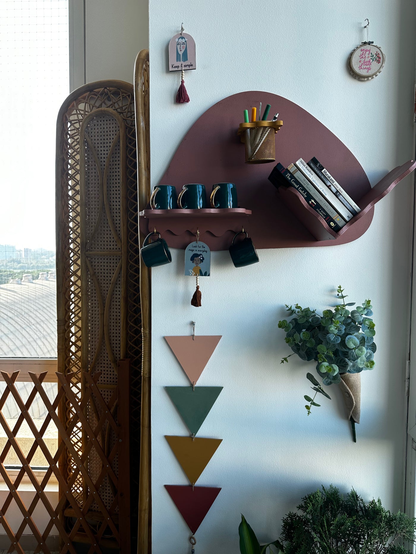 Rose Gold Twisty Triangle Wall Shelf