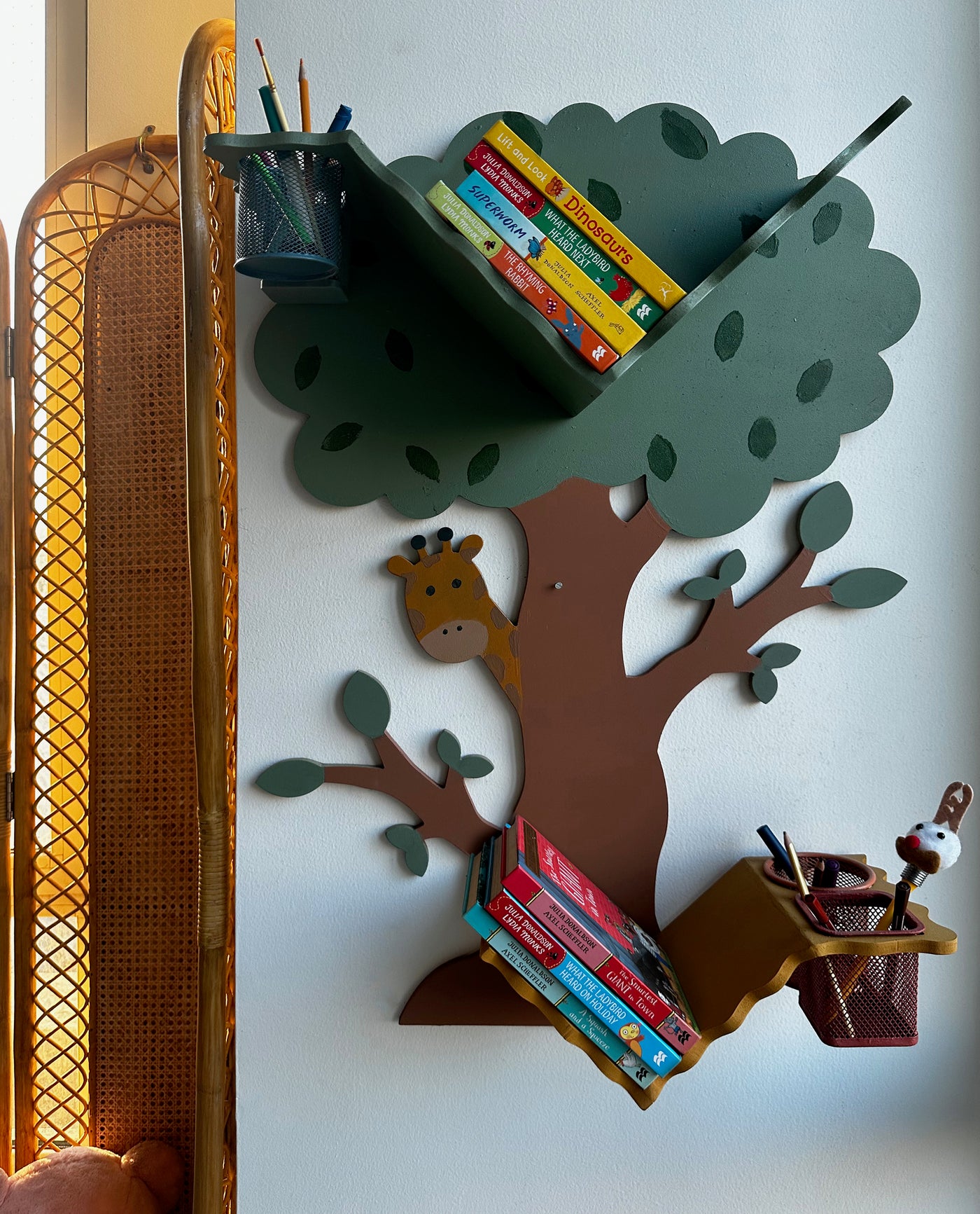 Peek-a-Boo Giraffe Bookshelf