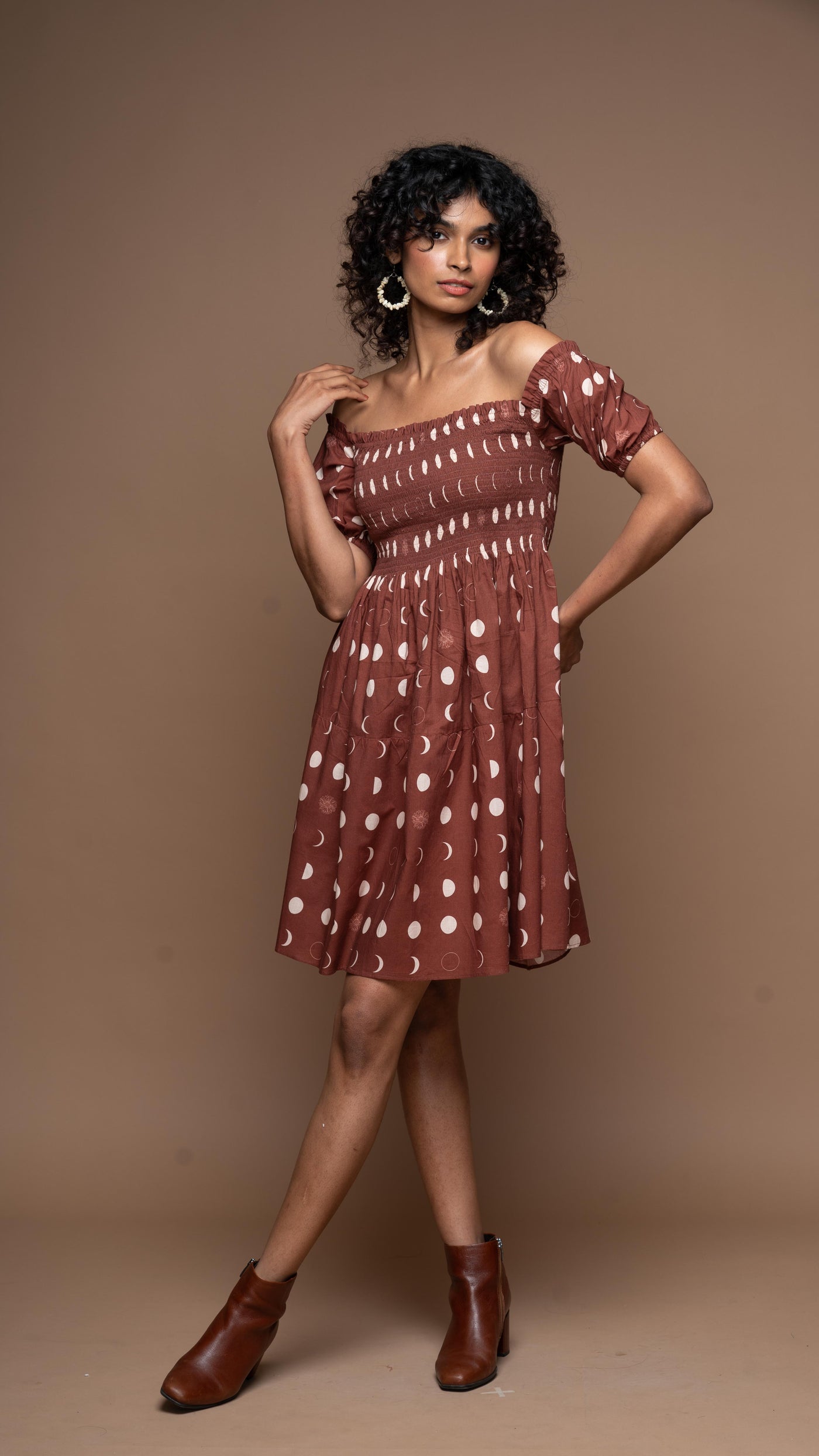 Easy Elegance Short Dress in I will be back Pattern