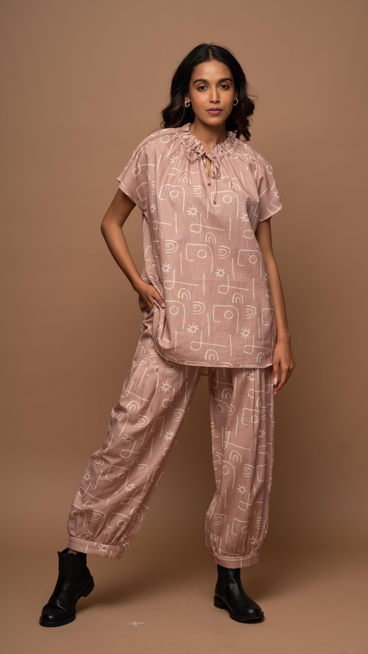 Pale Mauve Enigma Co-ord Pants Set in Power Play Pattern