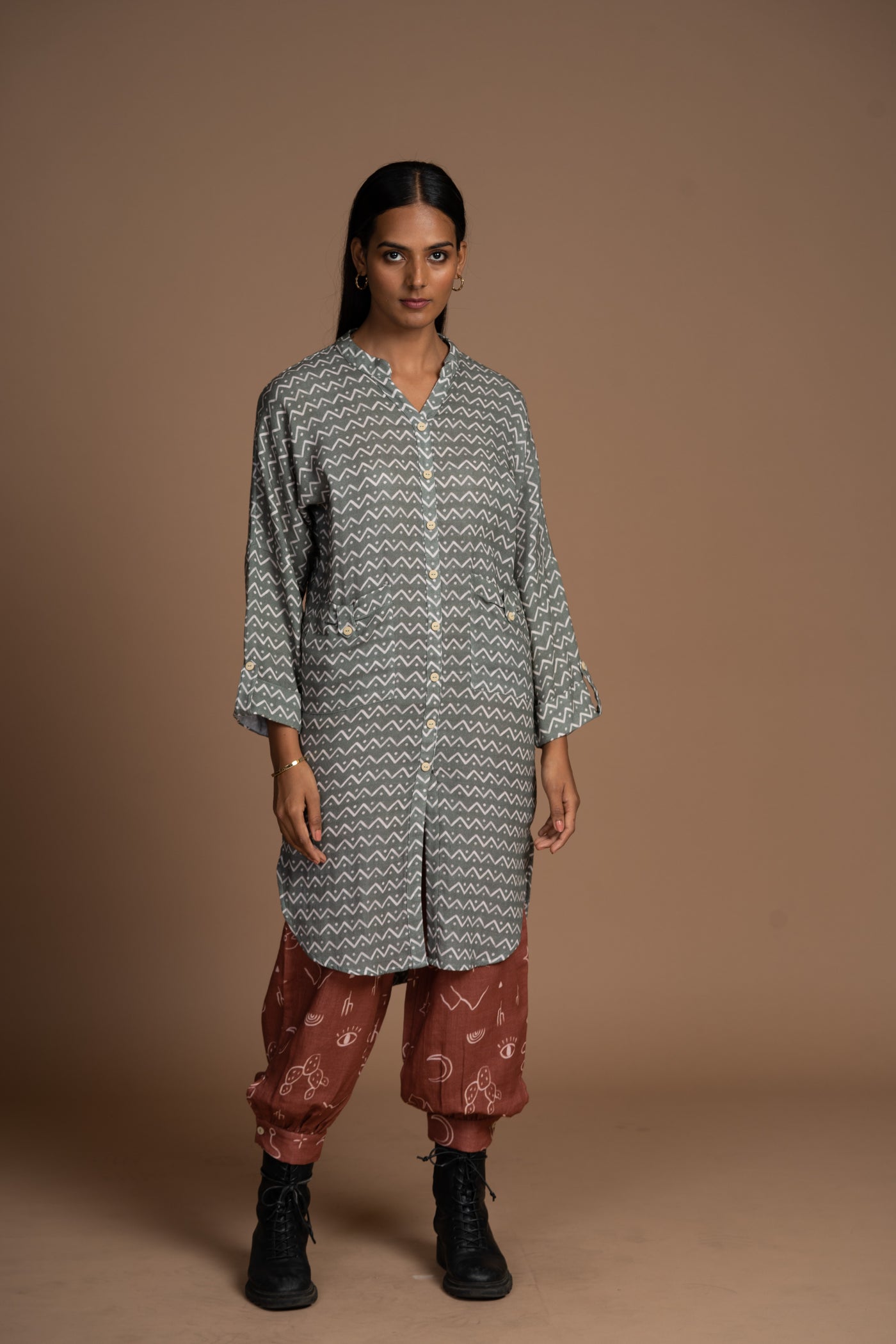 Olive Green Dara Kurta in the Zig, zag and back Pattern