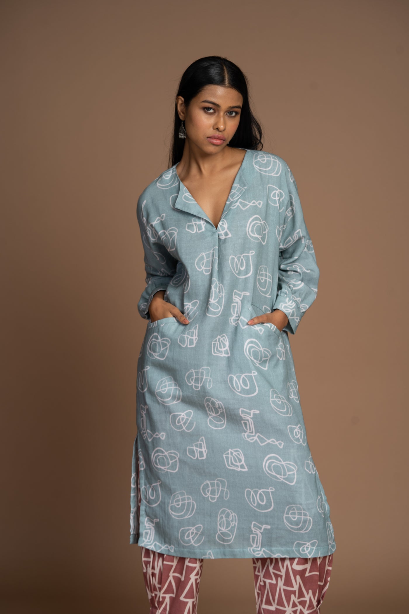 Silver Sage Tova Kurta in And I dream more Pattern