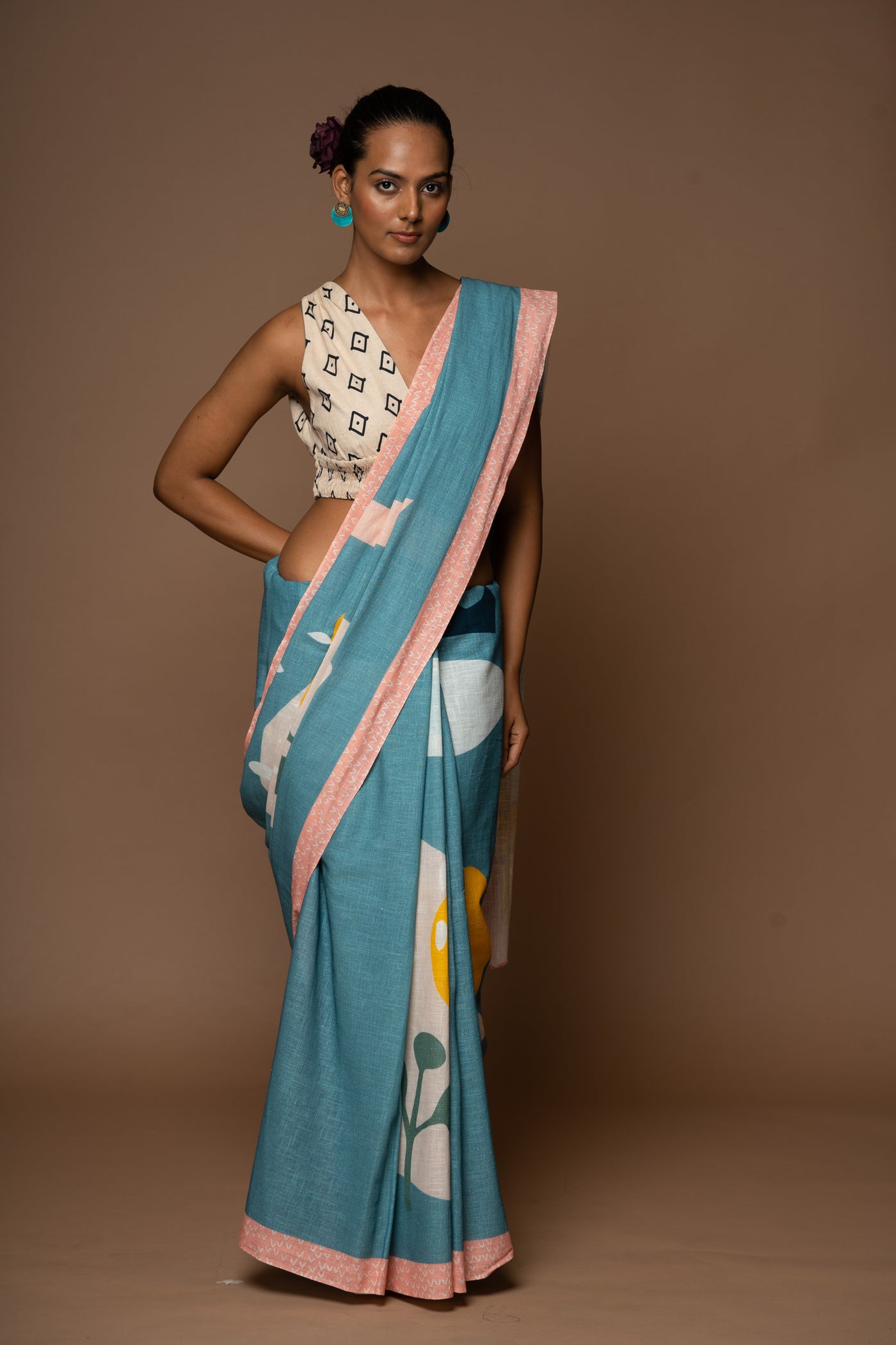 Abstract Charm Linen Sari