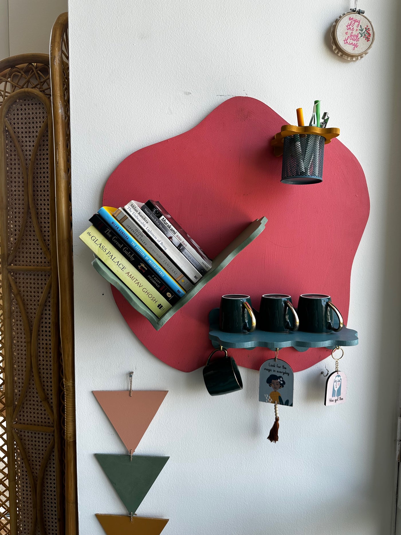 Fuchsia Curvy Pebble Wall Shelf