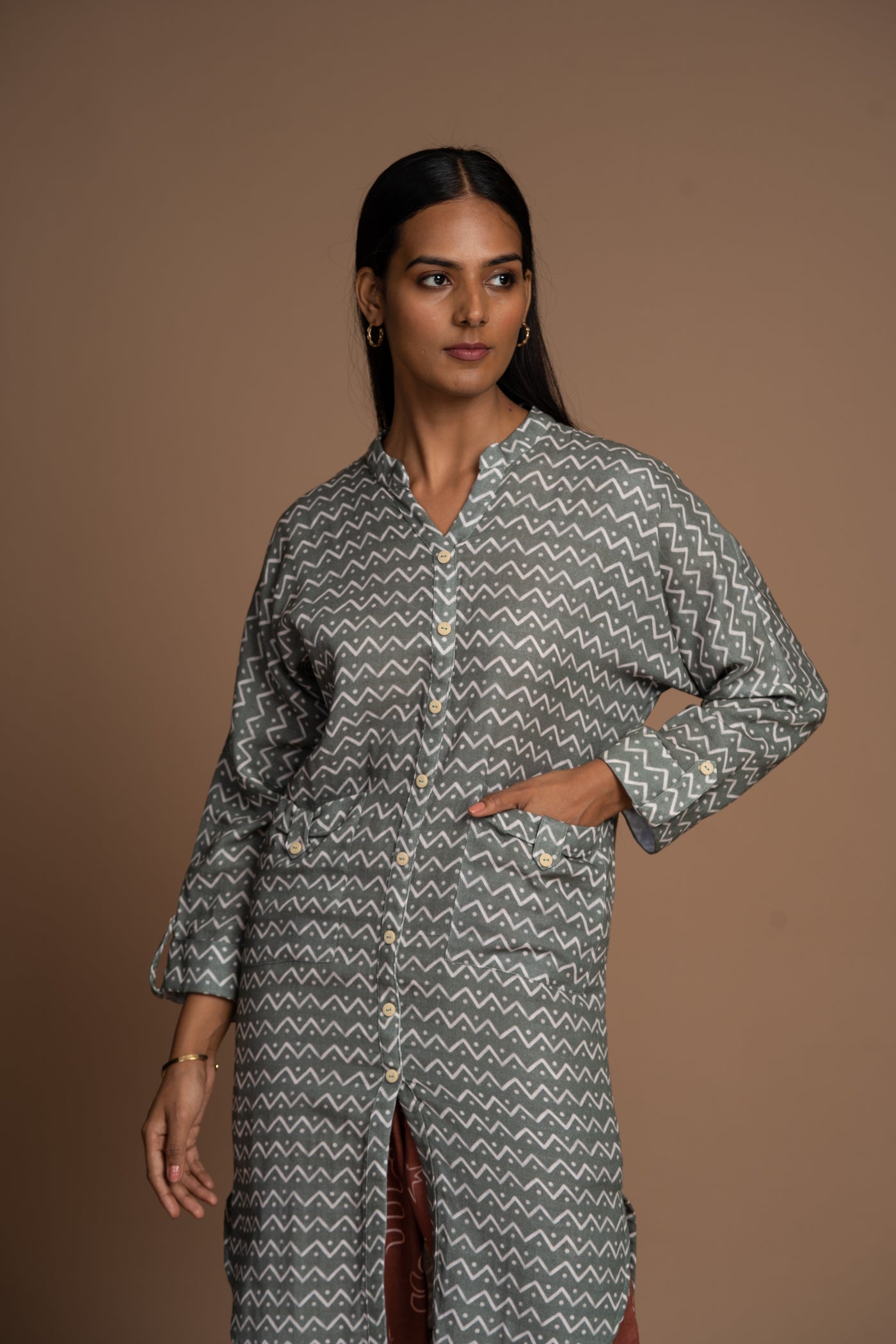 Olive Green Dara Kurta in the Zig, zag and back Pattern