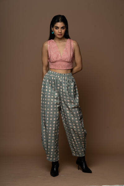 Subtle Pleats Pants in Seen it all Pattern