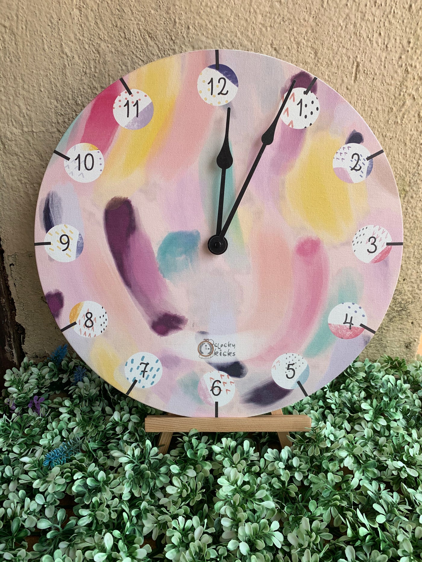 Painter's Palette Clock