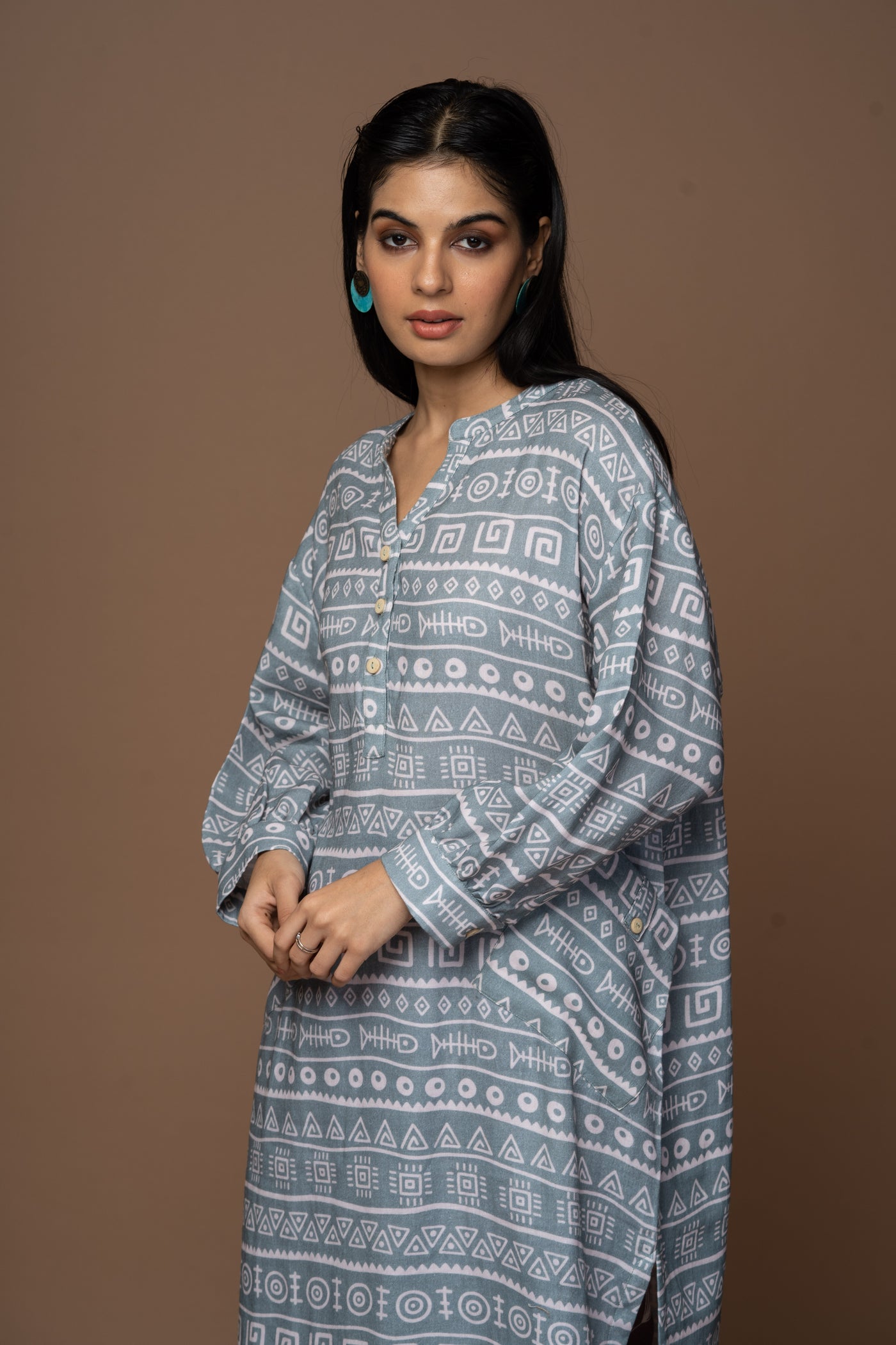 Gray Dara Kurta in Above all of it Pattern