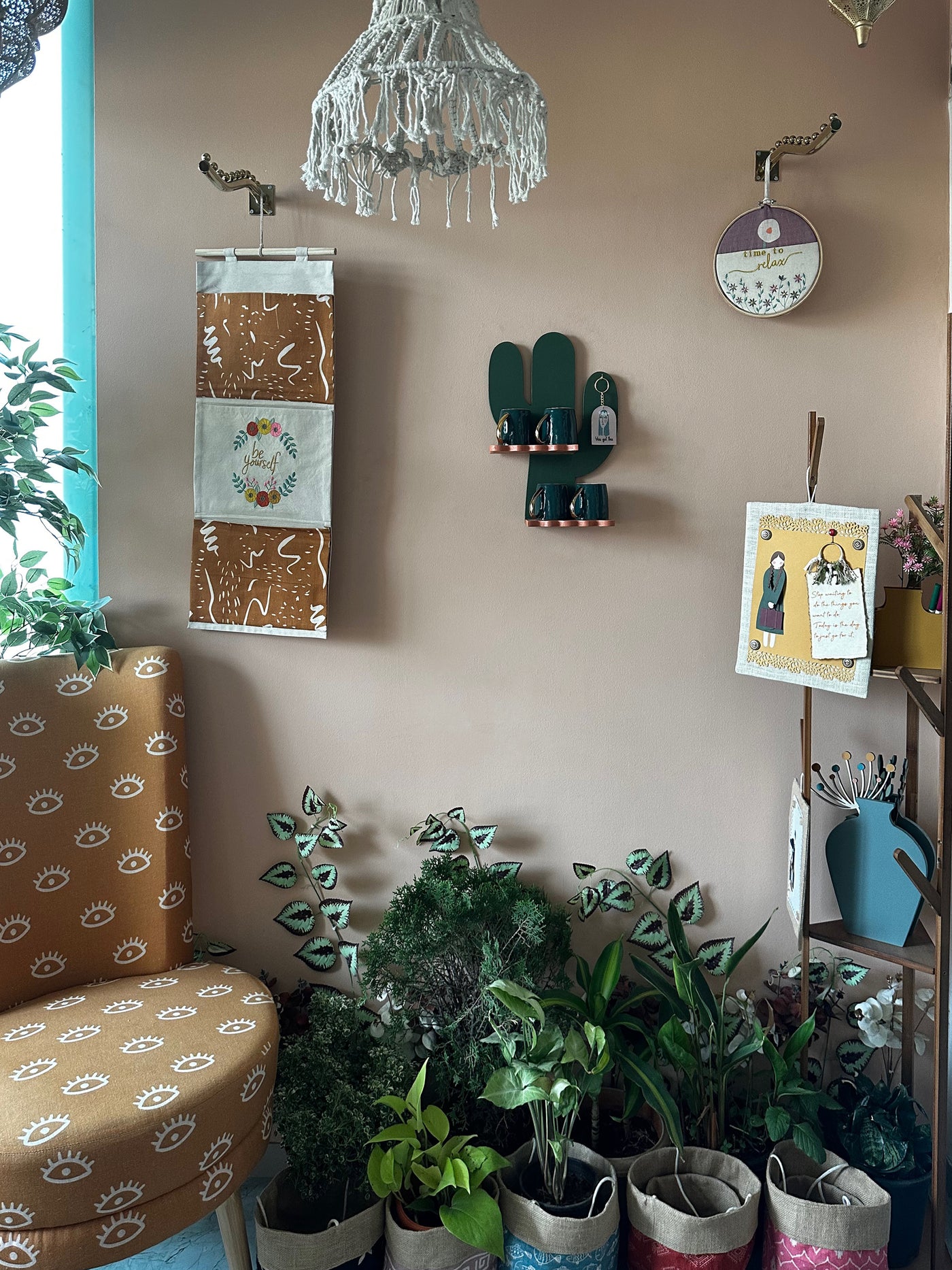 Dark Green Cactus Corner Wall Shelf