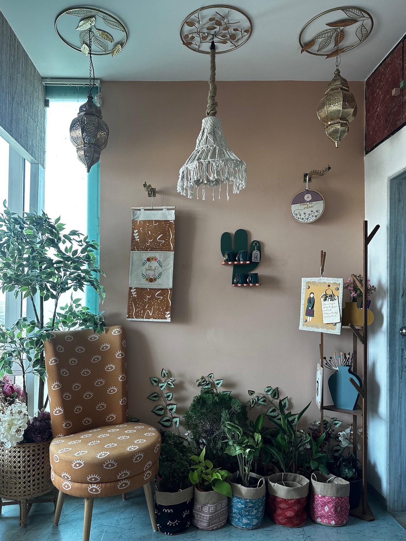 Dark Green Cactus Corner Wall Shelf