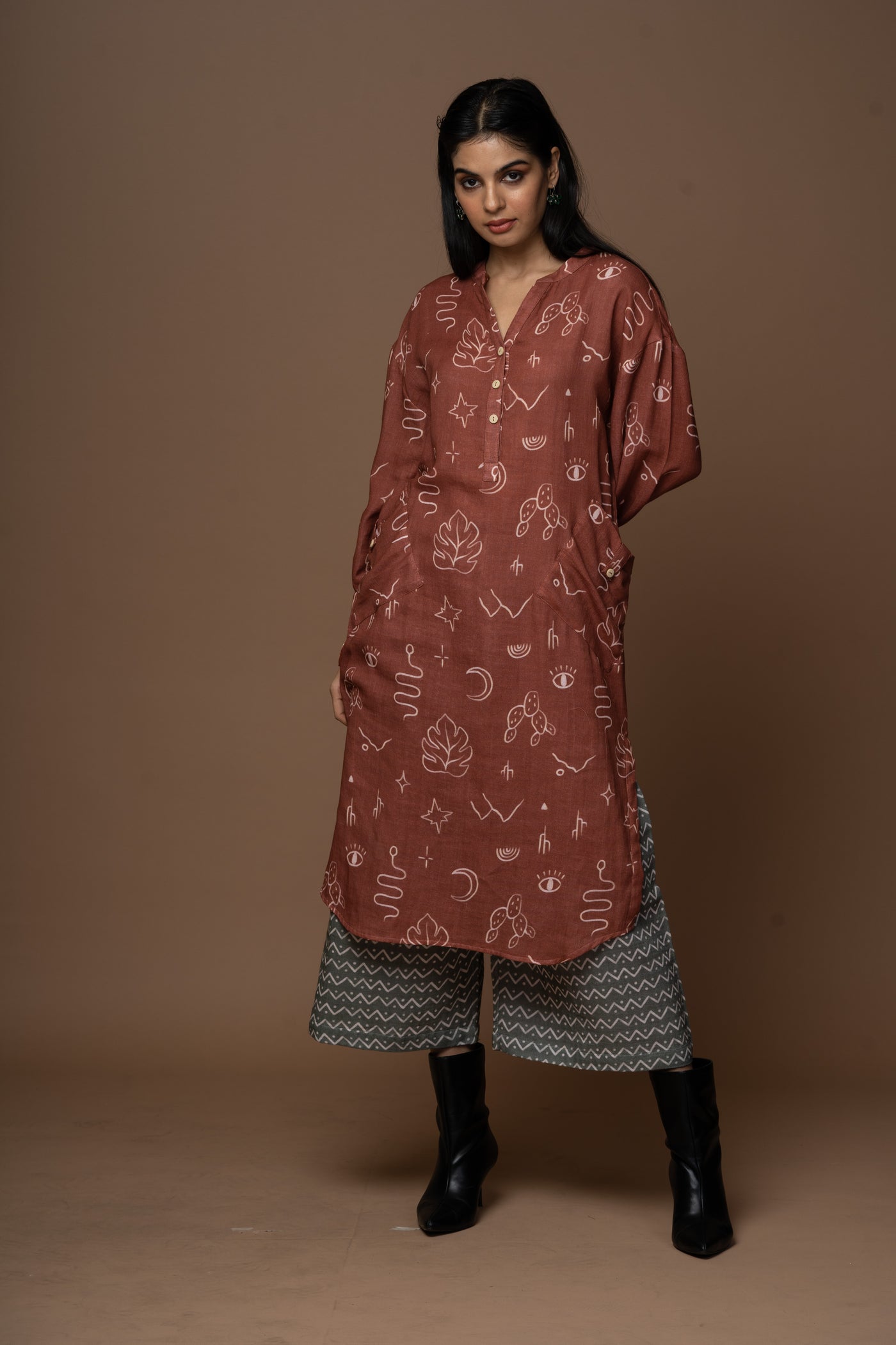 Deep Rust Dara Kurta in the Passing Through Pattern