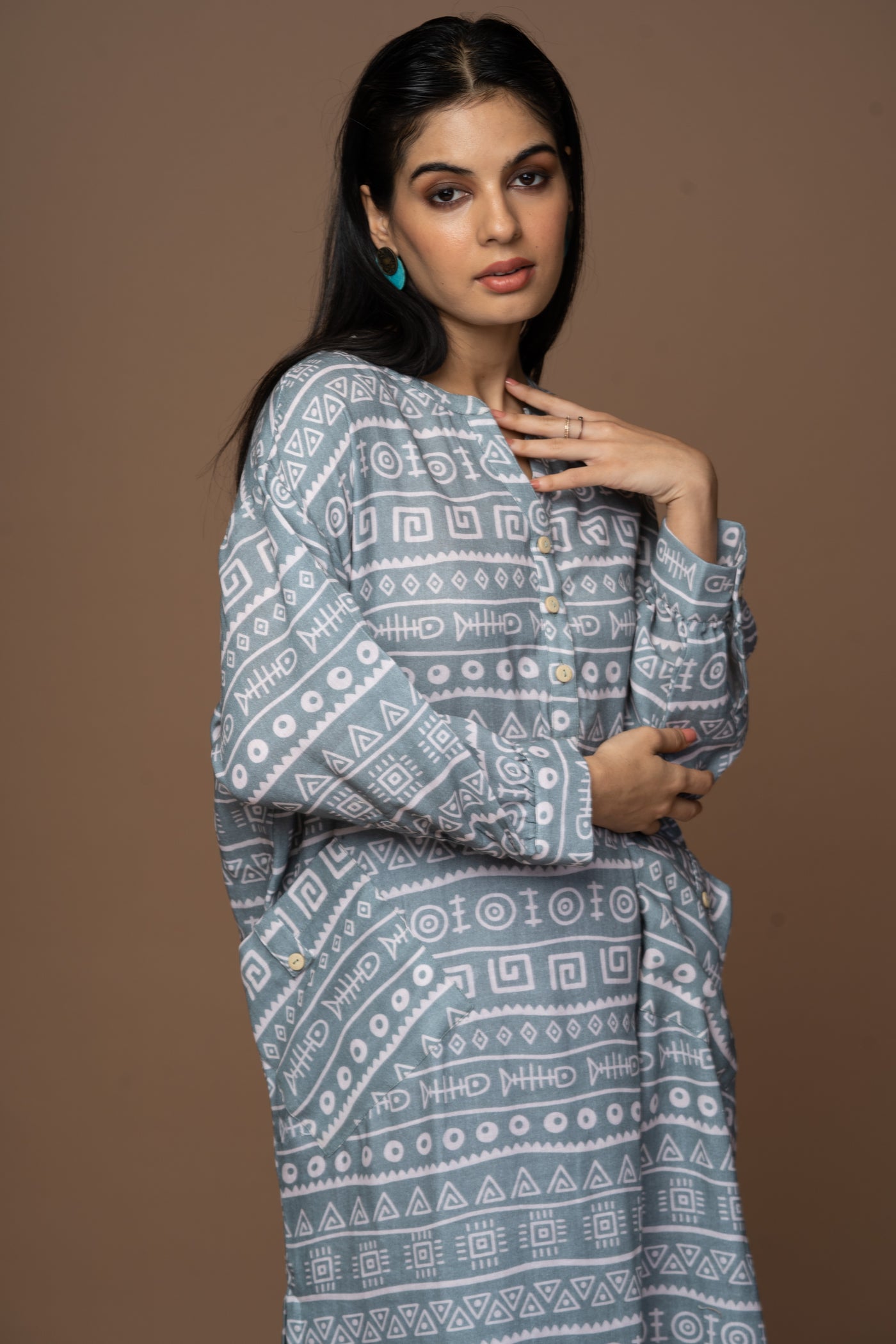 Gray Dara Kurta in Above all of it Pattern