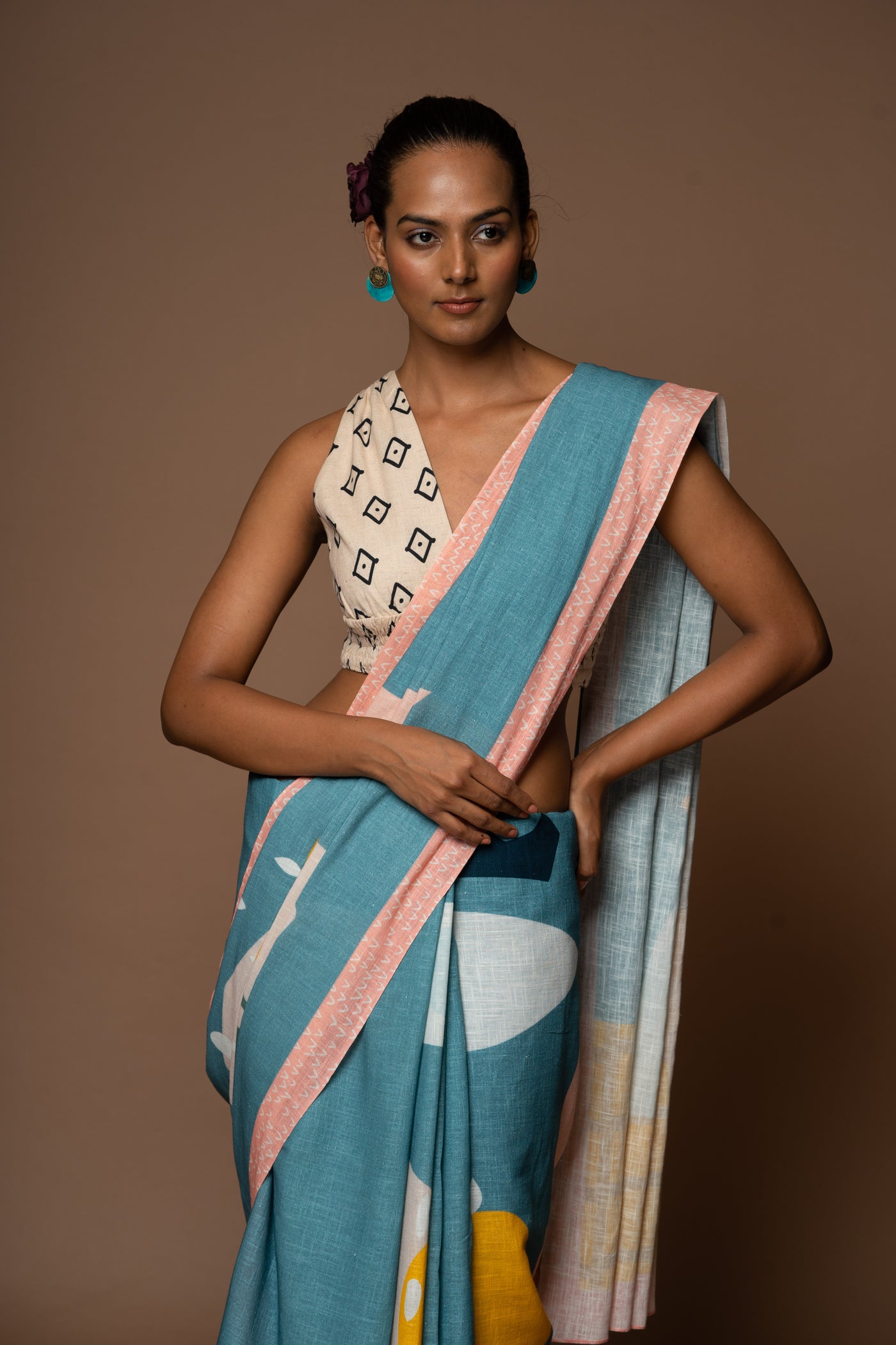 Abstract Charm Linen Sari