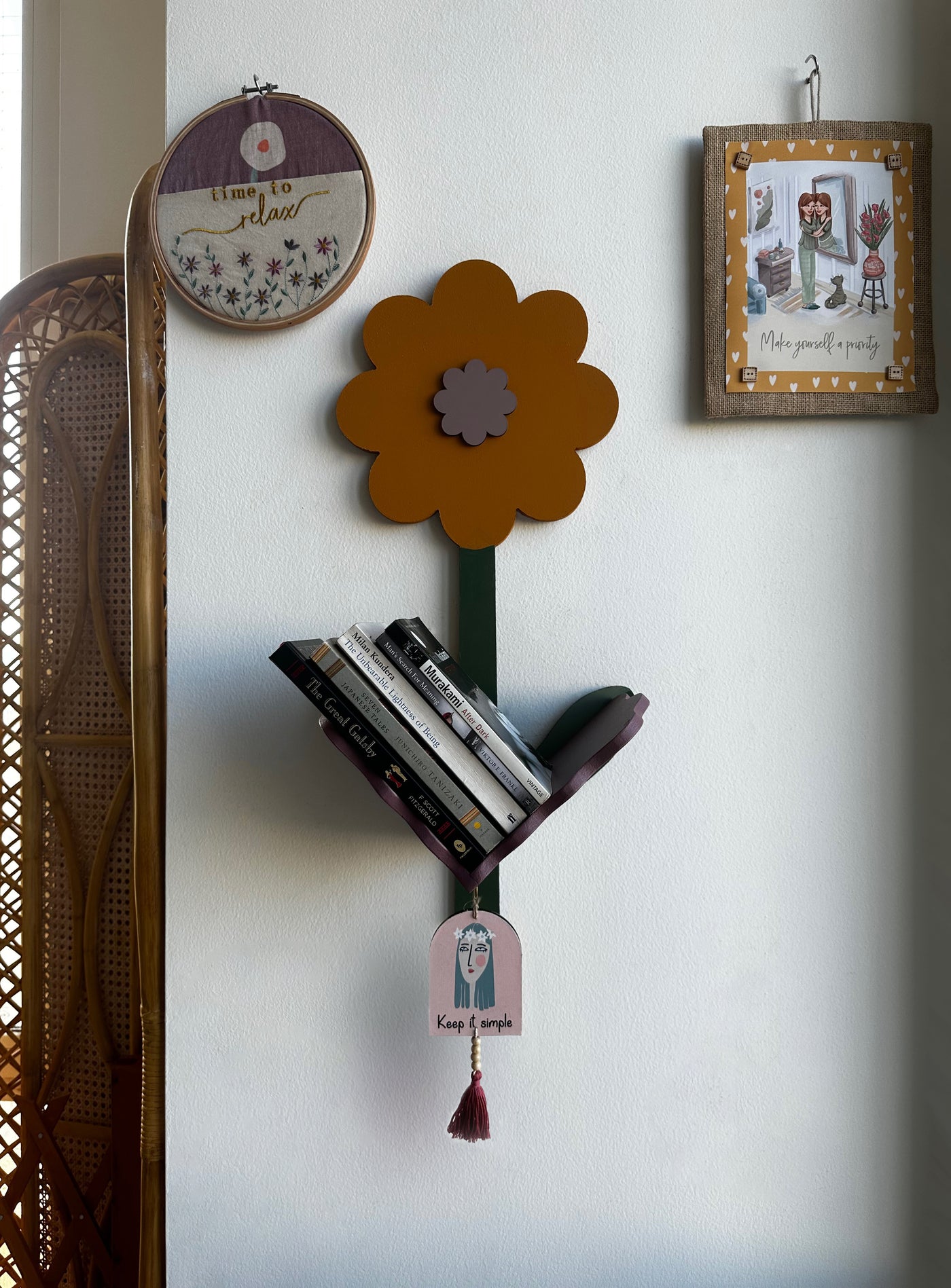 Eight-Petal Floral Float Shelf