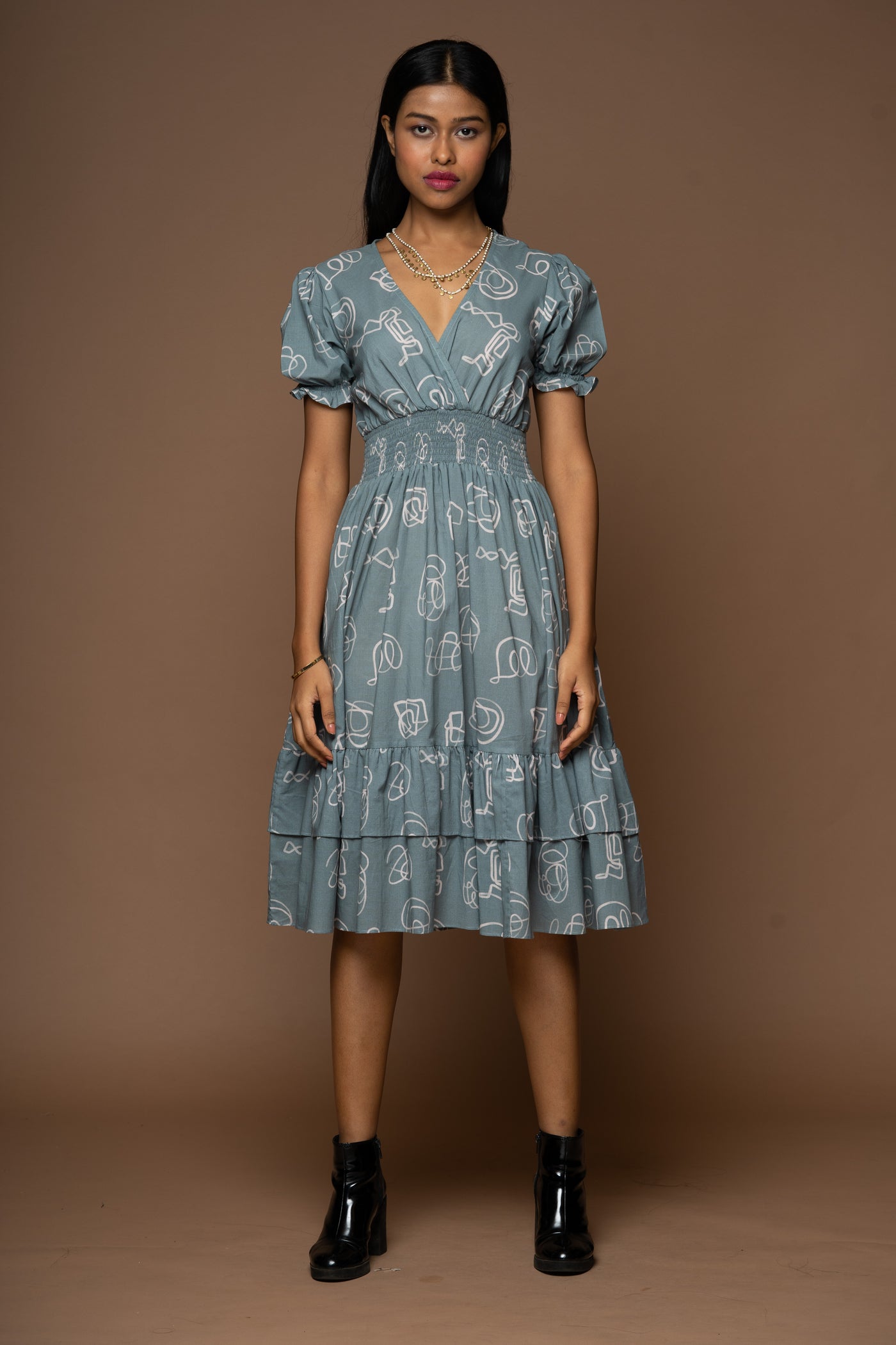 Crisscross Elegance Midi Dress in "And I dream more" Pattern